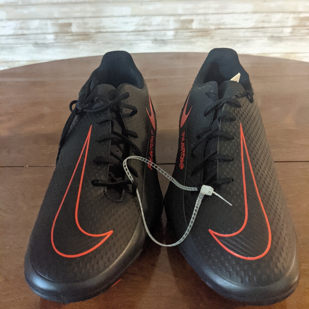 Nike Phantom Soccer Cleats